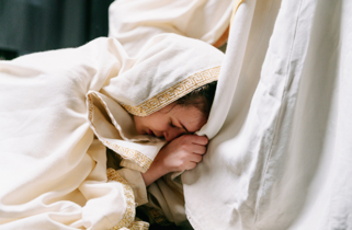 woman at Jesus' feet
