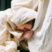 woman at Jesus' feet